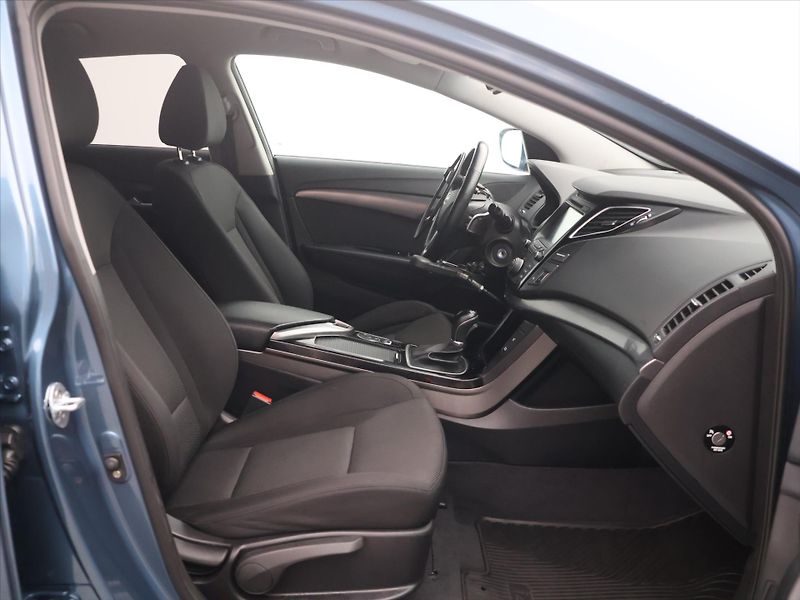 Hyundai i40 1,7 CRDi 104kW Aut. CZ Premium - fotka 13 z 44