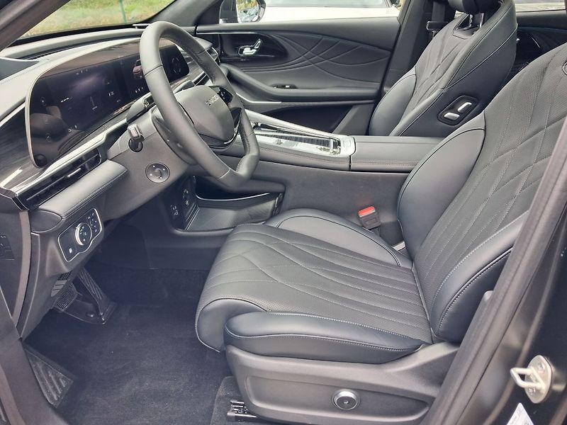 Omoda 9 (2026) Premium 1.5TGDI PHEV AWD - fotka 8 z 28