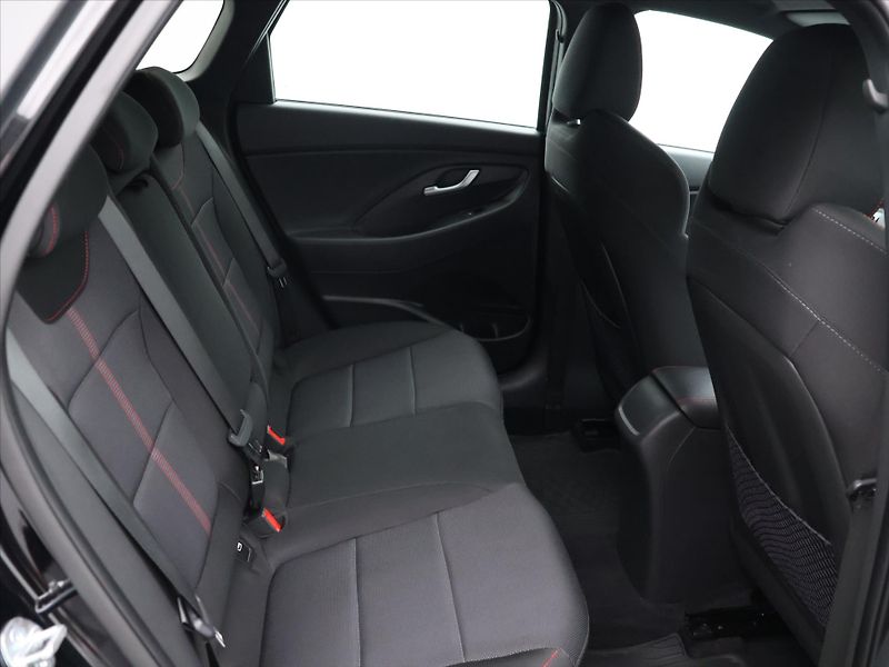 Hyundai i30 1,5 T-GDI 117kW N-Line DPH CZ - fotka 13 z 36