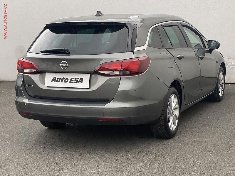 Opel Astra (2021) 1.2 T, Sport, LED, kamera - fotka 4 z 18
