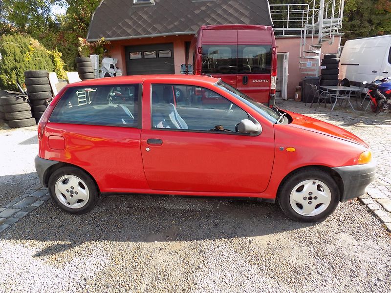 Fiat Punto 1,2I 54 KW SX CENTRÁL, KLIMA - fotka 6 z 30