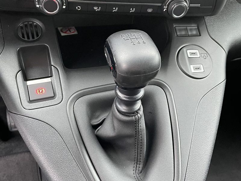 Toyota ProAce City Verso 1.5D 100k 6MT Business - fotka 20 z 26