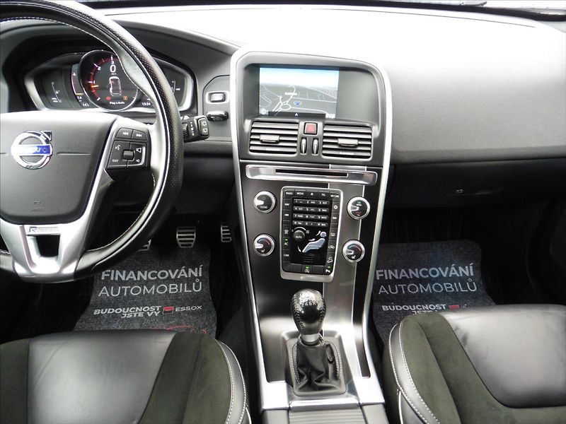 Volvo XC60 2.4 D5 R-Design AWD M/T Navi - fotka 10 z 15