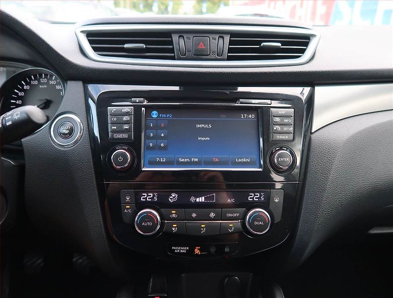 Nissan Qashqai (2018) N-Connecta 1.2 DIG-T - fotka 12 z 23