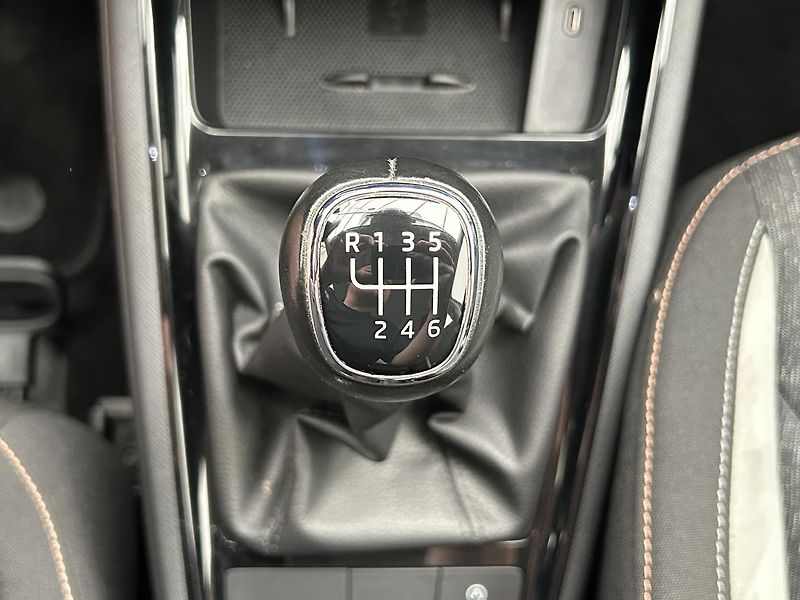 Škoda Kamiq 1.6 TDI Style - fotka 26 z 34