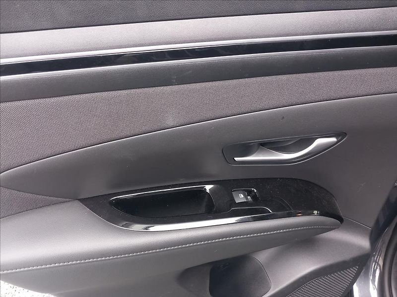 Hyundai Tucson 1,6 T-GDI DCT SMART - fotka 18 z 21