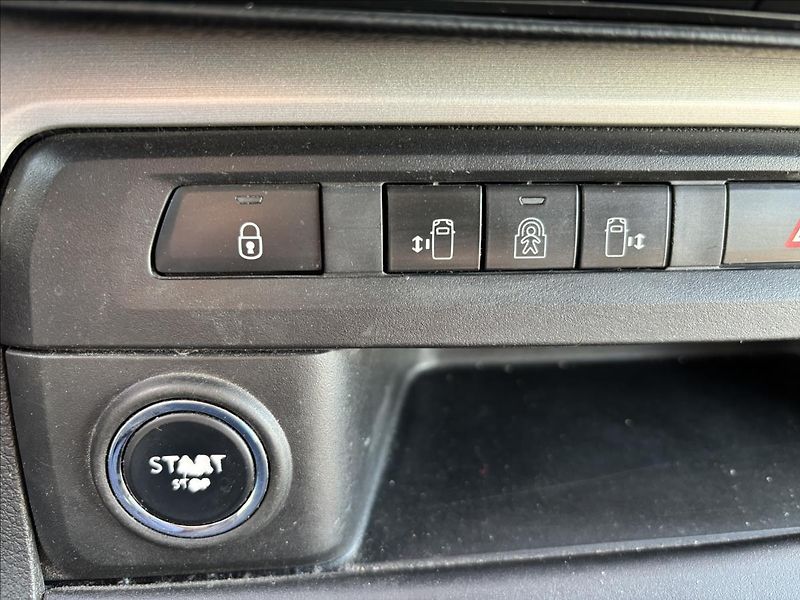 Citroën SpaceTourer 2,0 BlueHDi S&S Shine  L1 - fotka 33 z 43