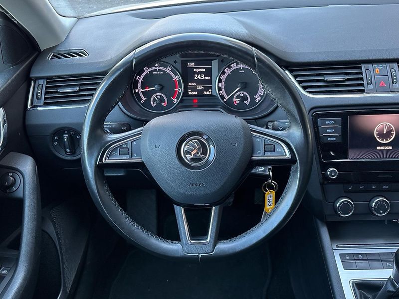 Škoda Octavia Ambition - fotka 6 z 9