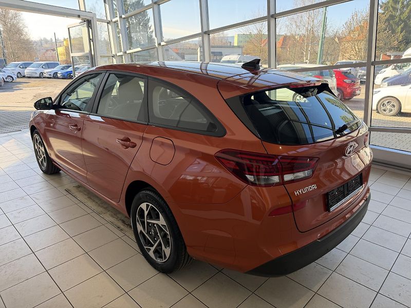 Hyundai i30 (2025) 1.0T-GDi 74kW Comfort AT - fotka 2 z 14