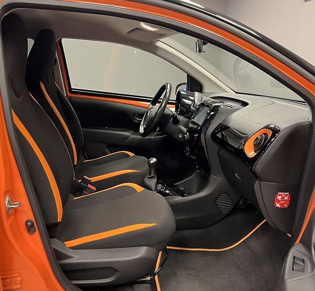 Toyota Aygo 1.0 SELECTION x-cite - fotka 8 z 15