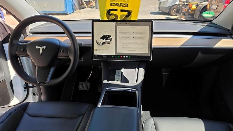 Tesla Model Y (2023) Long Range AWD DE SoH 92,4% - fotka 17 z 41