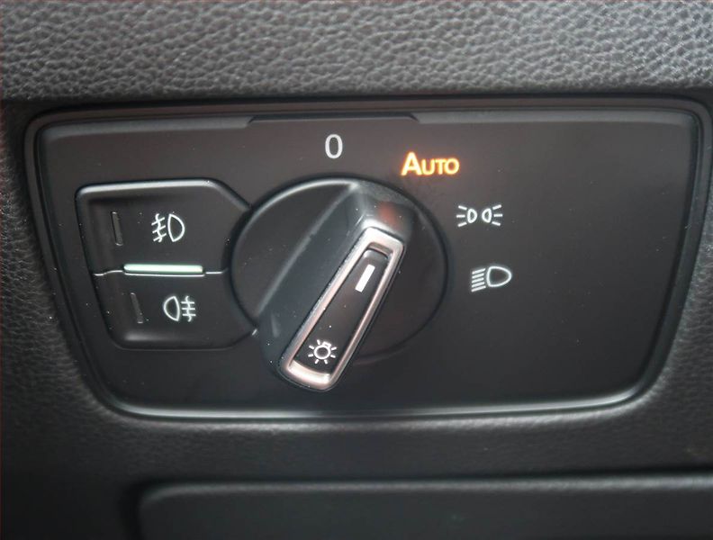 Volkswagen Passat (2020) Elegance 2.0 TSI, Automat - fotka 17 z 22
