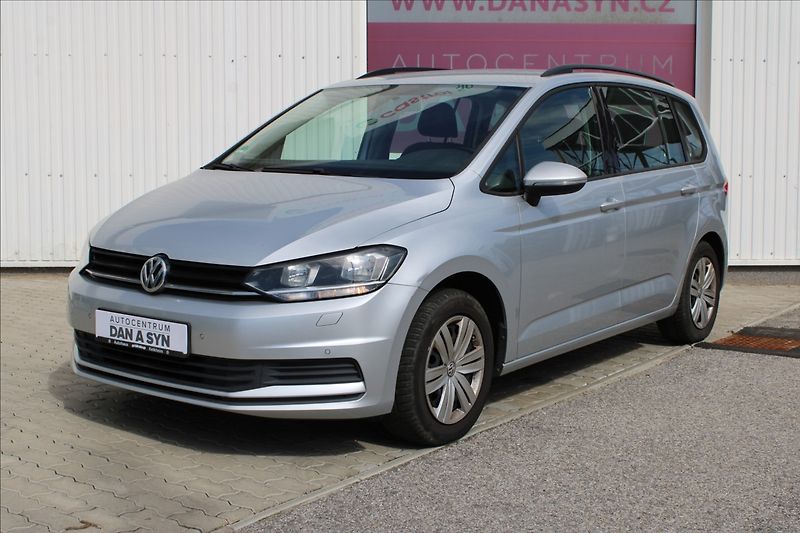Volkswagen Touran 1,2 TSI 81KW  pěkný stav - fotka 1 z 4