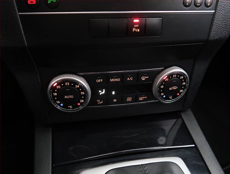 Mercedes-Benz GLK (2010) 220 CDI, 4X4, Automat - fotka 16 z 22
