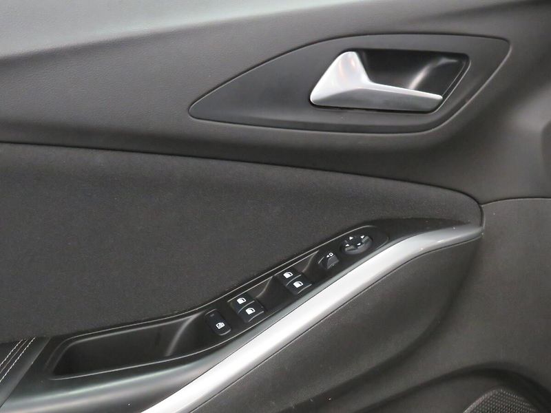Opel Grandland X - fotka 12 z 24