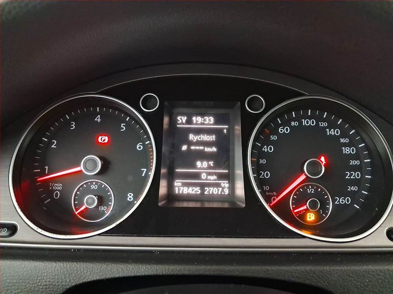 Volkswagen Passat (2012) Comfortline 1.4 TSI, Navi - fotka 11 z 15