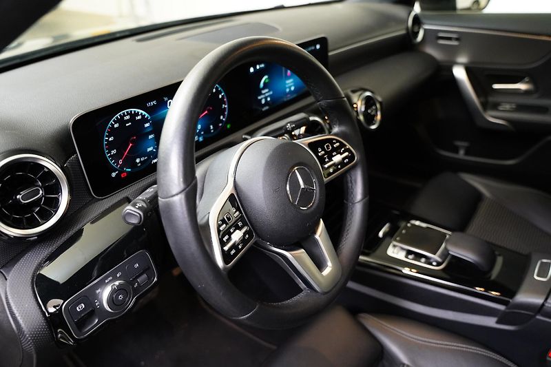 Mercedes-Benz Třídy A - fotka 14 z 25