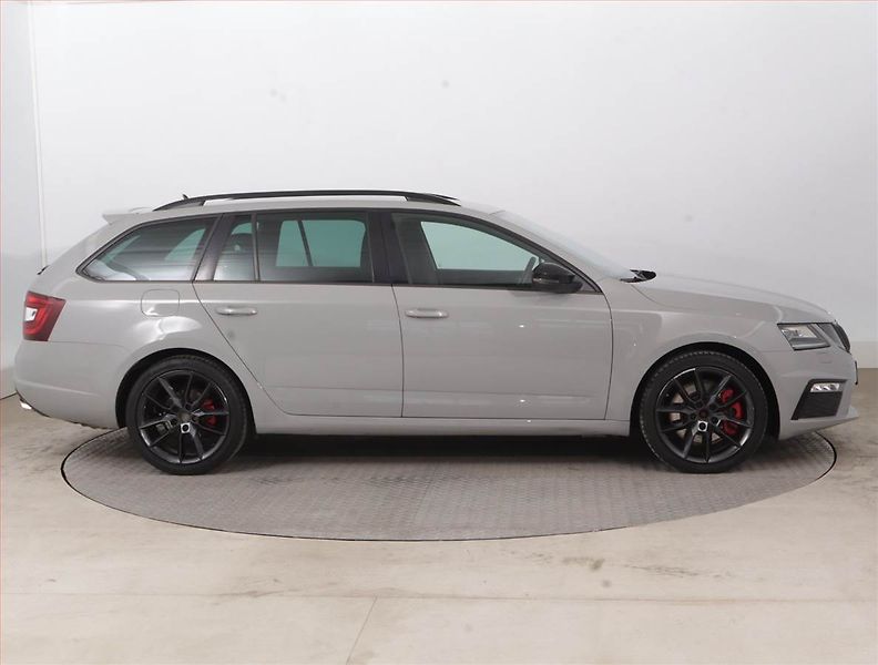 Škoda Octavia (2018) RS 2.0 TSI, Serv.kniha, Navi - fotka 6 z 15