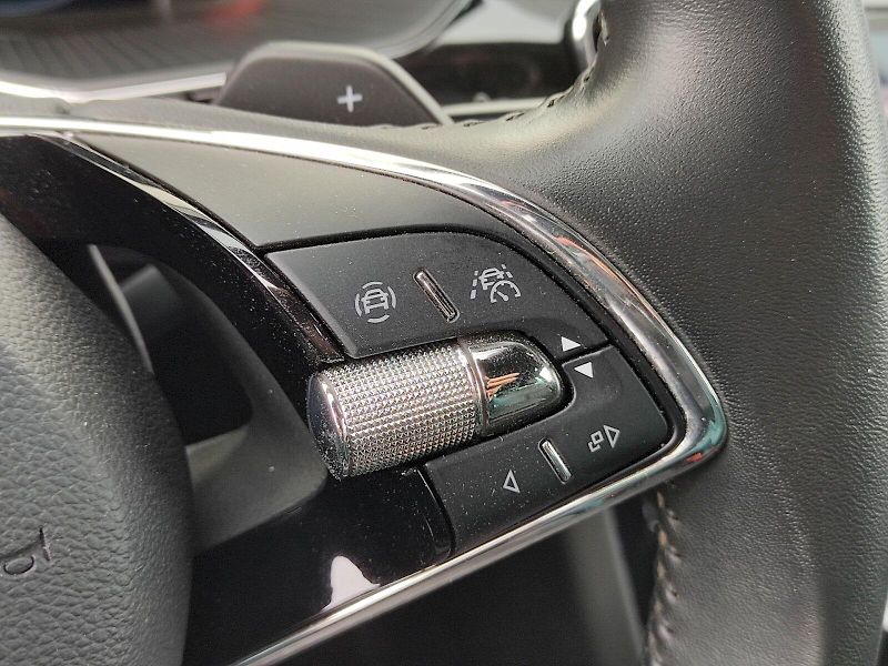 Škoda Superb (2023) Combi L&K 2,0 Tsi 206 Kw 4x4 D - fotka 36 z 43