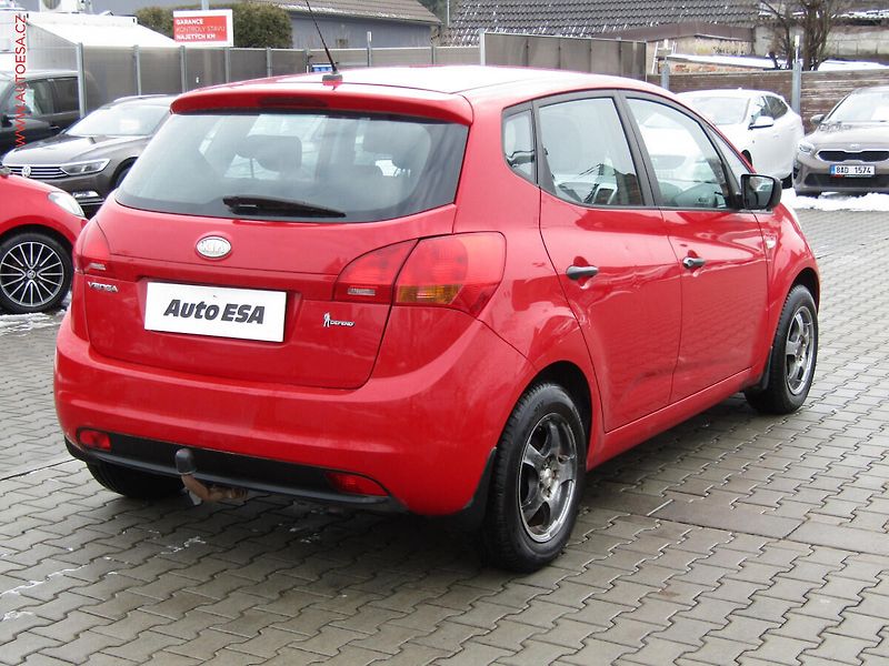 Kia Venga (2010) 1.4CVVT, ČR, TZ - fotka 4 z 17