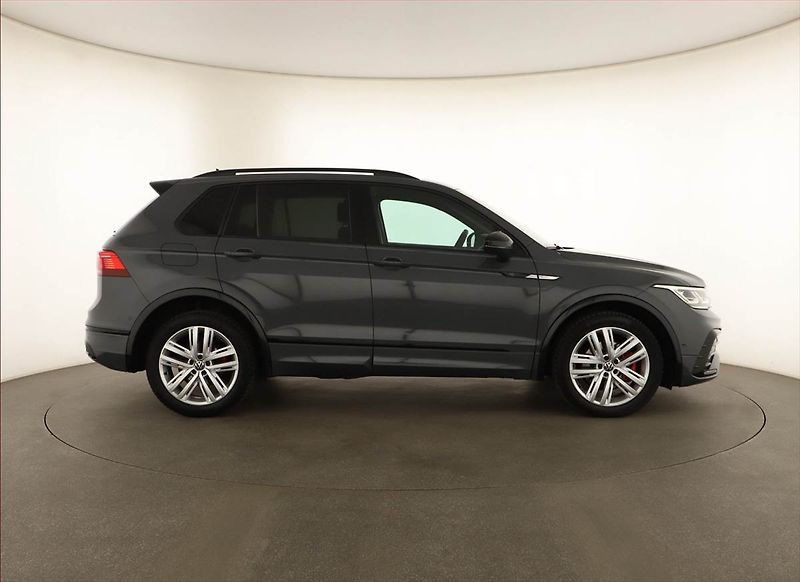 Volkswagen Tiguan (2020) R-Line 2.0 TDI - fotka 6 z 31