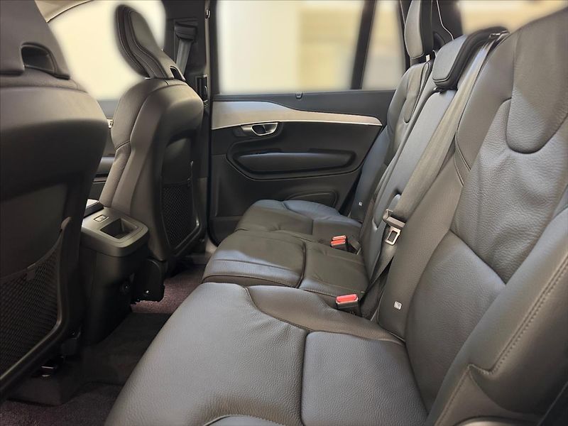 Volvo XC90 (2024) 2,0 B5 AWD PLUS Bright - fotka 11 z 15