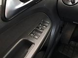 Volkswagen Touran (2007) Comfortline 1.4 TSI, Automat - náhled 17