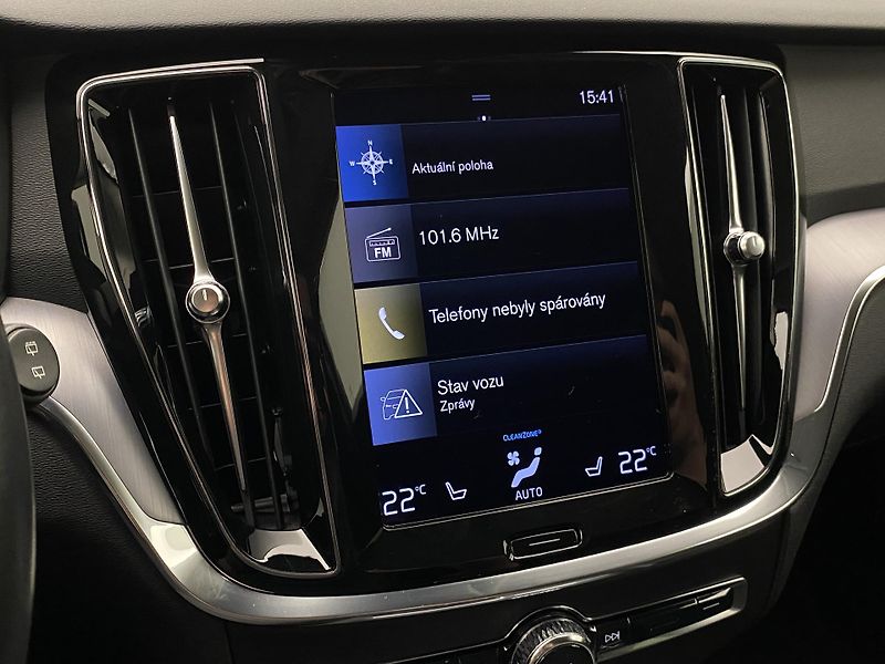 Volvo V60 D3 MOMENTUM AUT REZERVACE - fotka 8 z 39