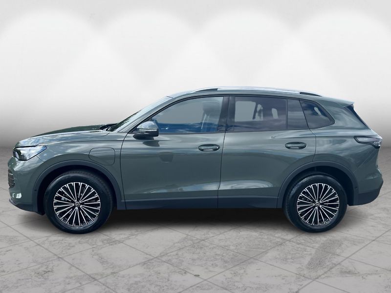 Volkswagen Tiguan People 1,5 TSI 150 kW eHybrid - fotka 4 z 23