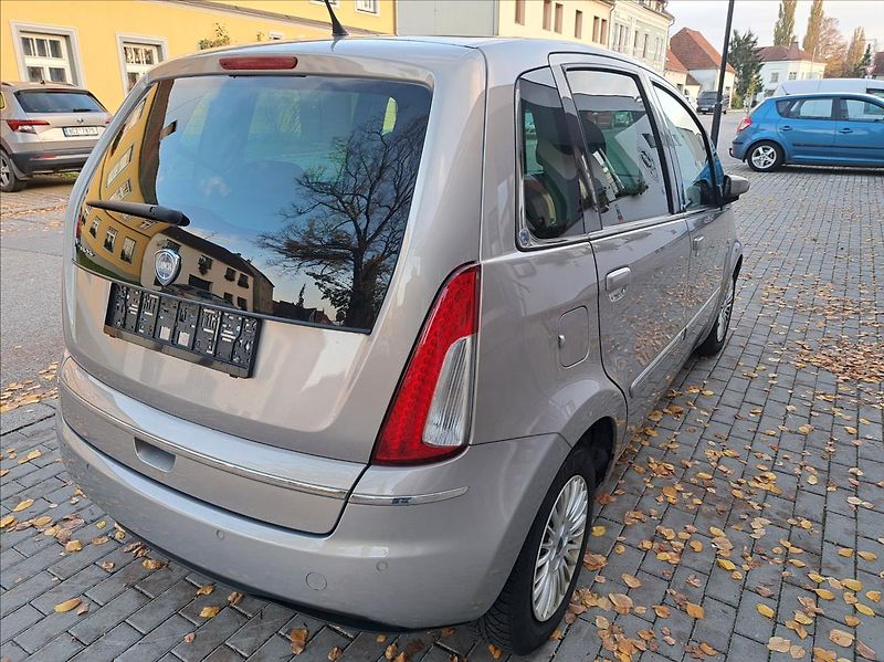 Lancia Musa 1,4 i Comfort - fotka 10 z 52