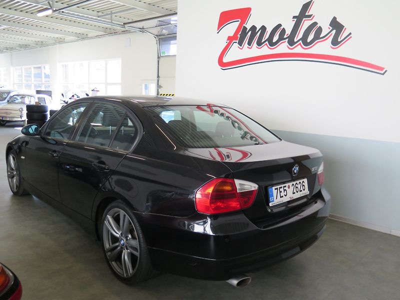 BMW Řada 3 (2008) 318i,klima,senzory,navi - fotka 2 z 27