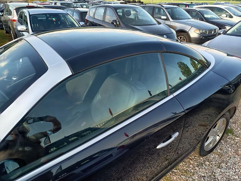 Renault Mégane (2011) Kabroušek 1.4 96kw - fotka 47 z 53