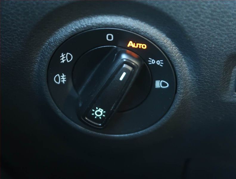 Škoda Fabia (2016) Style 1.2 TSI, Park. senzory - fotka 18 z 19