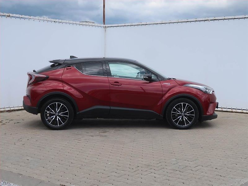 Toyota C-HR (2018) 1.8 Hybrid - fotka 6 z 16