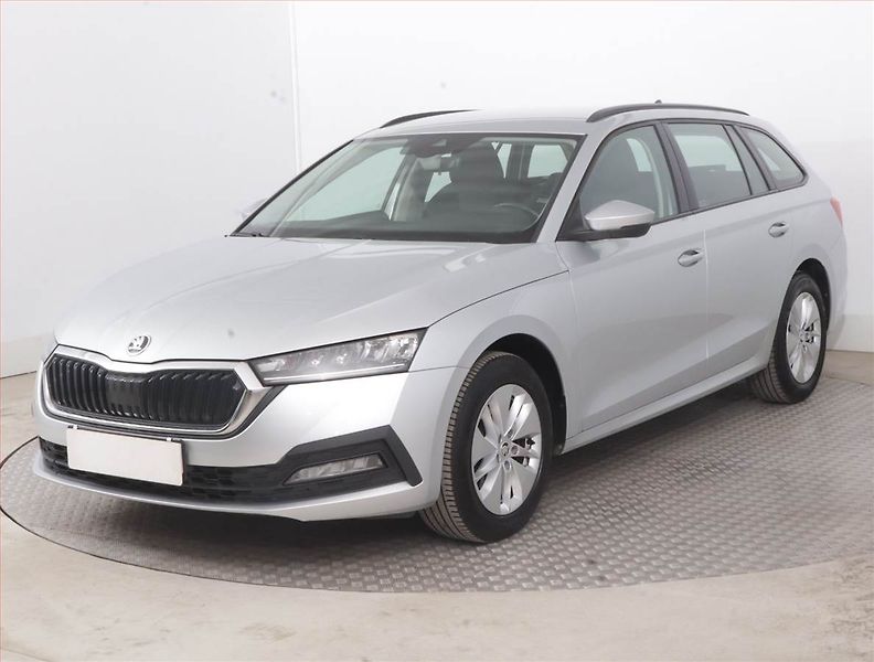 Škoda Octavia (2023) 2.0 TDI, ČR,1.maj, Serv.kniha - fotka 2 z 15