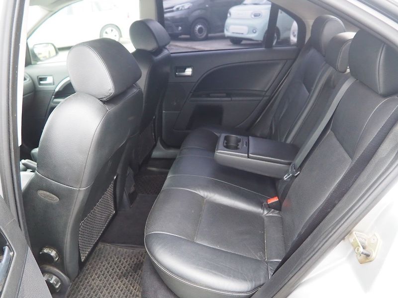 Ford Mondeo (2004) ST 3.0 V6 166 kW, LPG - fotka 12 z 35
