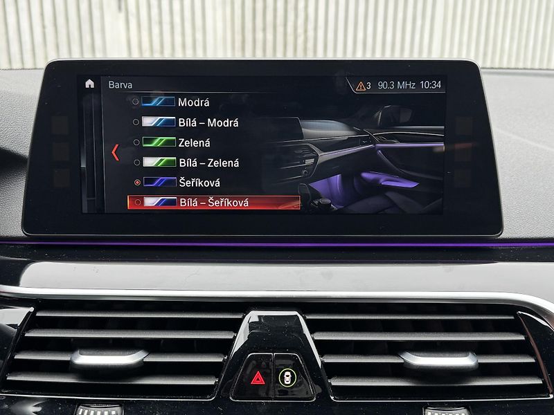 BMW Řada 5 540xD-M-PAKET-R20-LED-SERVIS - fotka 23 z 28