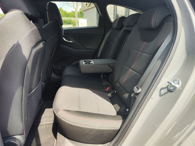 Hyundai i30 1.5 T-GDI/103kW N-Line DCT - fotka 12 z 32
