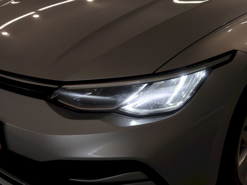 Volkswagen Golf (2021) LIFE 2.0TDI 85KW - fotka 10 z 38