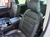 Volkswagen Touareg 3,0 TDI kůže,tažné,po servisu! - náhled 10
