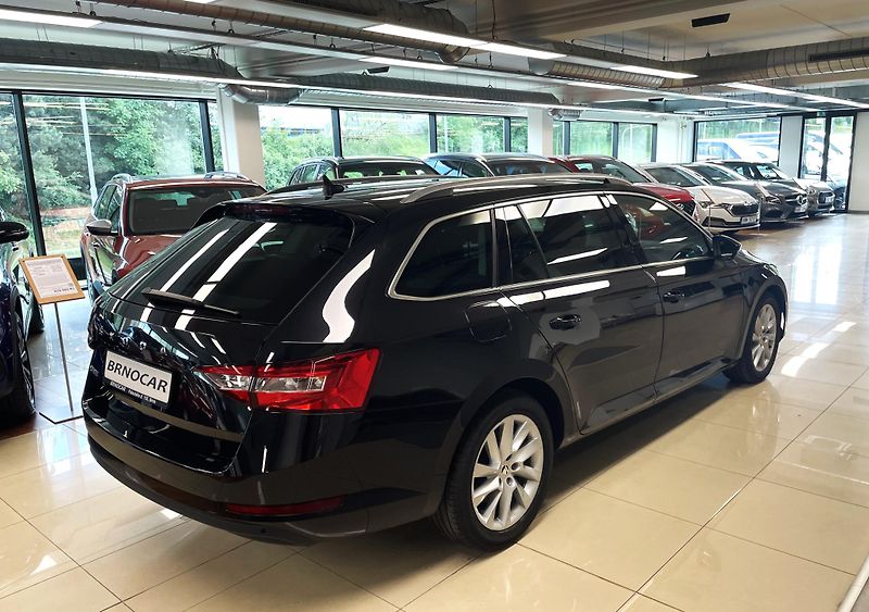 Škoda Superb 2.0 TDI, 110 KW, STYLE, DSG - fotka 6 z 31