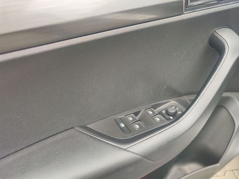 Škoda Karoq 2.0 TDI/140kW Style DSG 4x4 - fotka 35 z 36