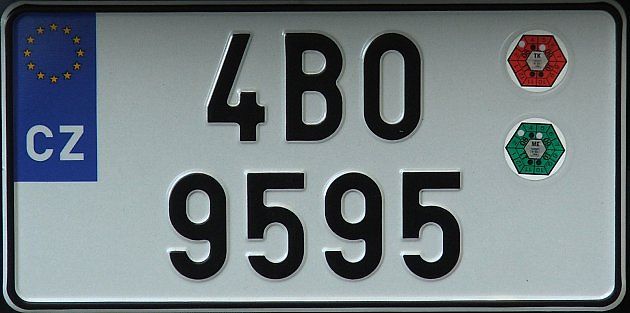U auta s registračními značkami uloženými v depozitu je potřeba zjistit, na kterém úřadě se značky a doklady nacházejí., zdroj: Krokodyl/Wikimedia CC BY SA 2.5