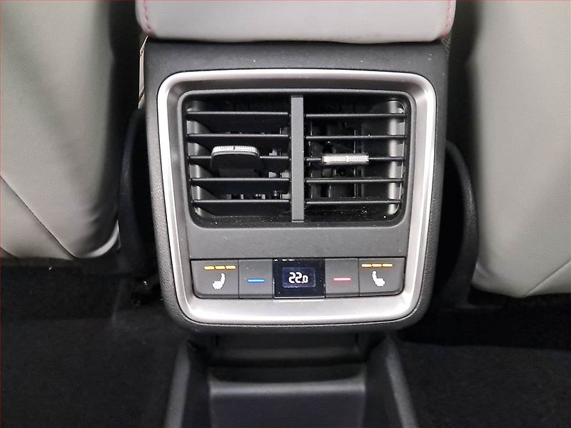 Škoda Elroq (2025) 85 (82 kWh), SoH 99% - fotka 19 z 29