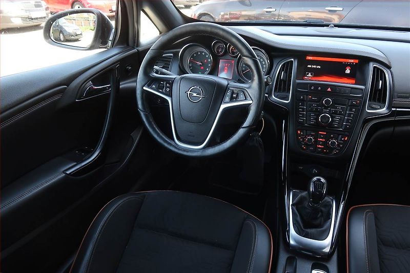 Opel Cascada (2015) 1.6 SIDI Turbo, Kůže, Navi - fotka 7 z 18