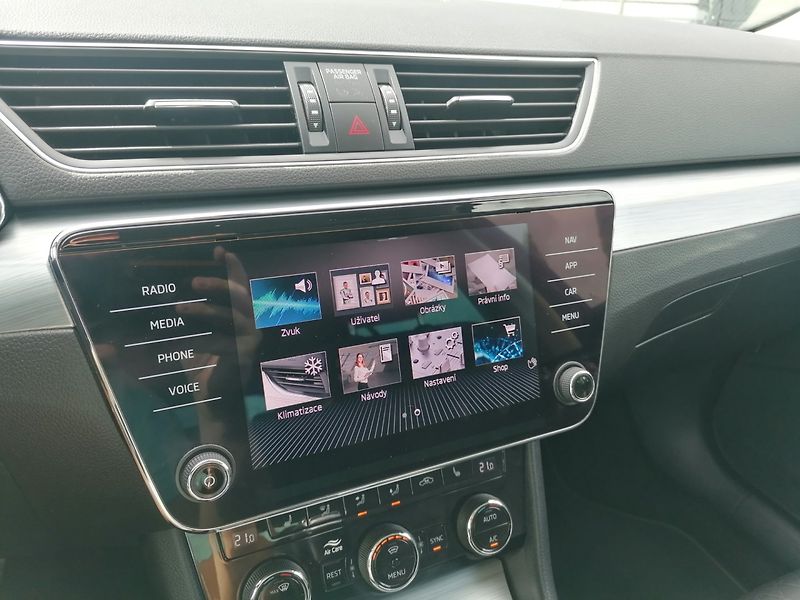 Škoda Superb (2021) IV 1.4 TSi PHEV 160kW - fotka 33 z 36
