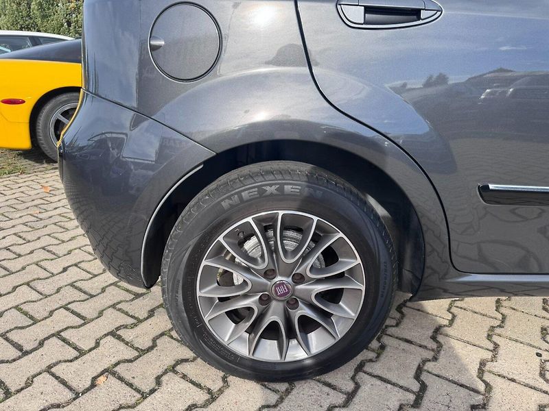 Fiat Punto (2011) 1,2i 51 KW PRVNÍ MAJITEL - fotka 16 z 42