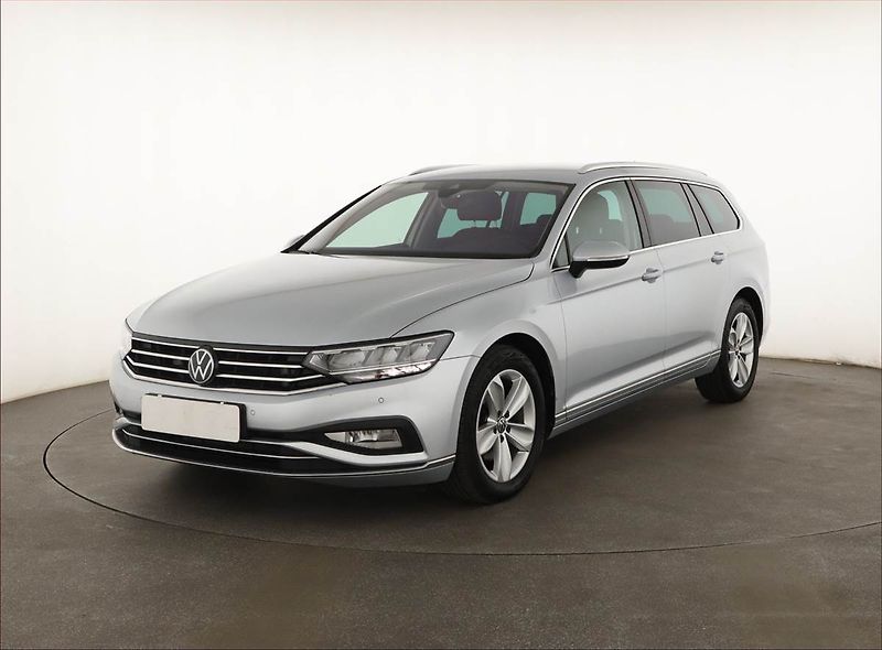Volkswagen Passat (2023) Elegance 2.0 TDI - fotka 2 z 20