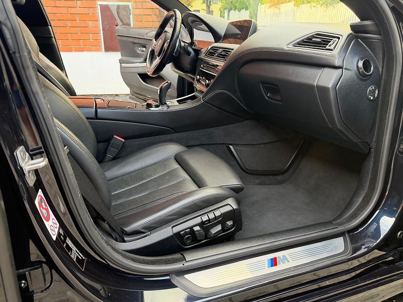 BMW Řada 6 640xD-GR COUPE-R20-ČR-SERVIS - fotka 12 z 28