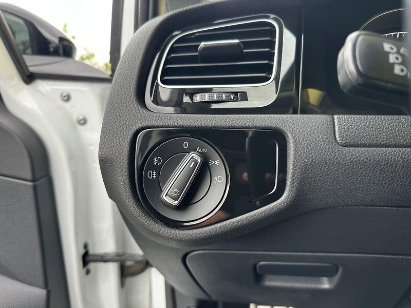 Volkswagen Golf (2019) IQ.DRIVE 1.5TSI110kW 2.Maj. - fotka 6 z 40